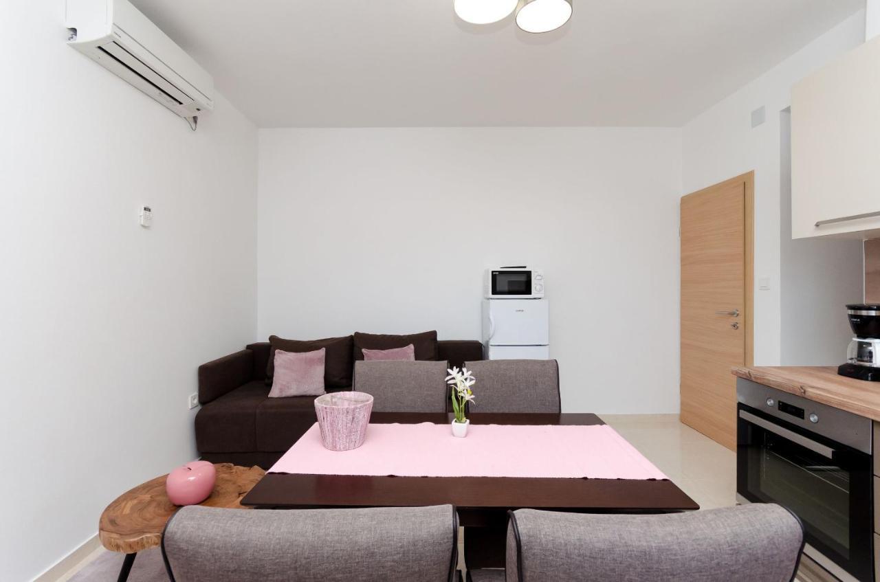 Apartments Darko Palit Bagian luar foto