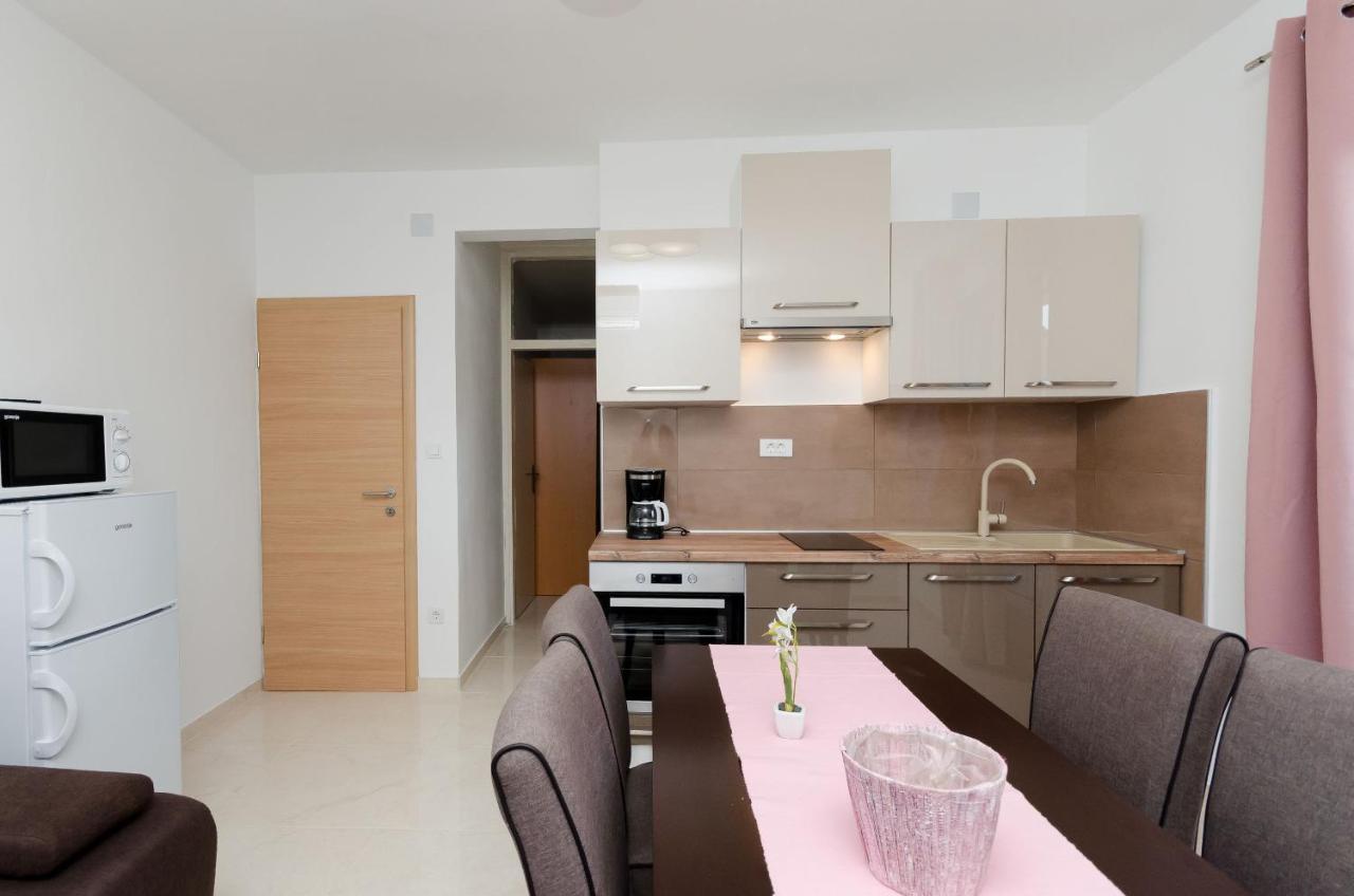 Apartments Darko Palit Bagian luar foto